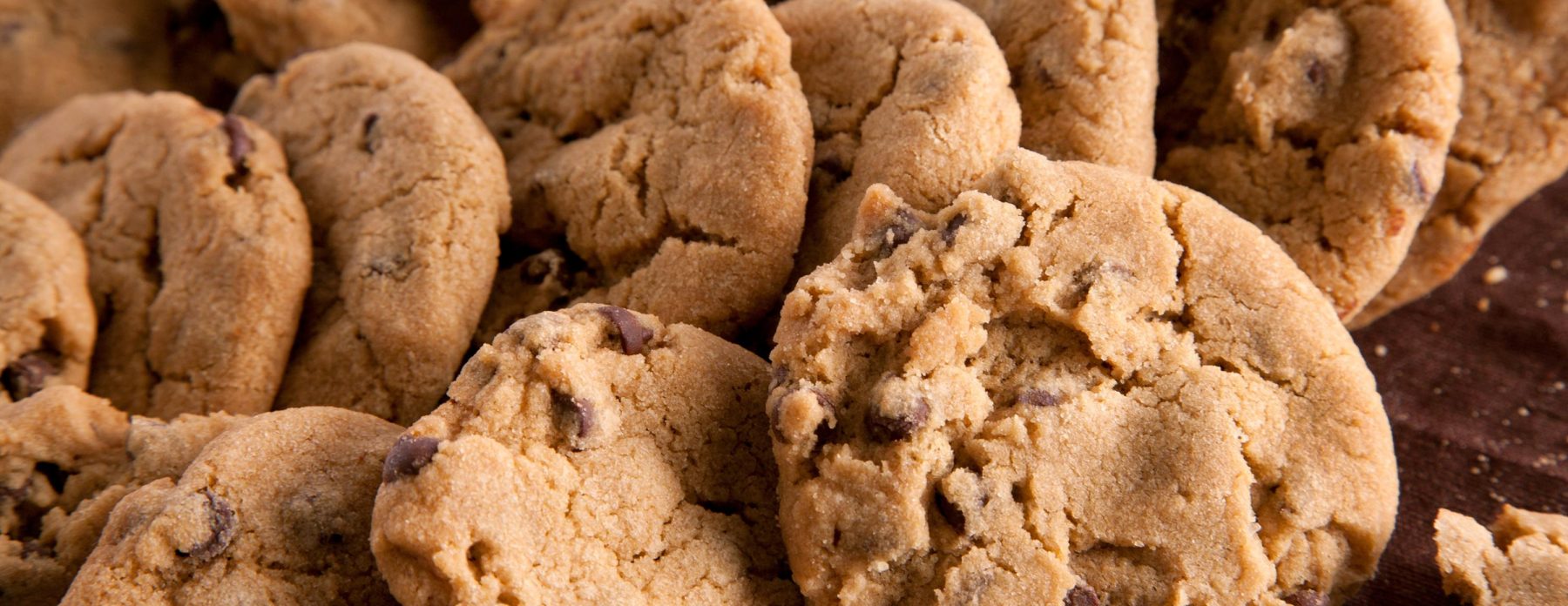 29438_vegan_chocolate_chip_cookies-1800x696